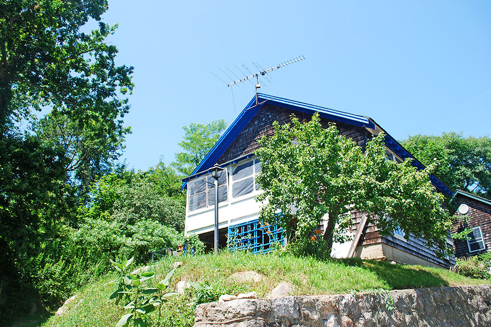 Montauk Hillside Cottage