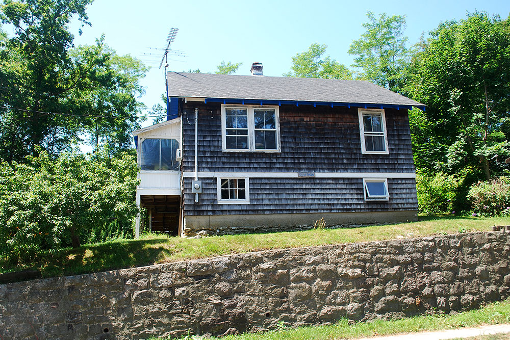 Montauk Hillside Cottage